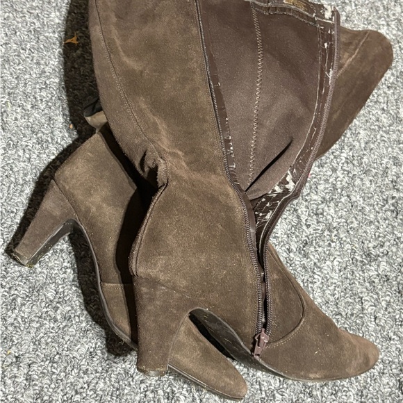 Assorted Women's Boots Collection - Picture 16 of 16